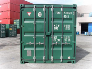 cek spesifikasi container 40 feet, ukuran kontainer 40 Feet panjang 40ft atau 12 m, lebar 8 ft atau 2.4 m, dan tinggi 9.6 ft atau 2.9 m, volume ruang sekitar 67.5 m3. 